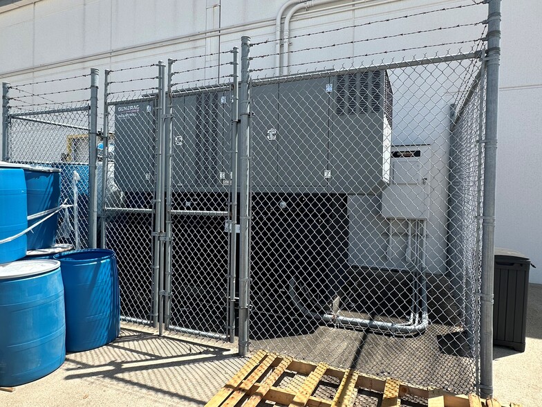 More Photos Of 12560 Reed Rd, Sugar Land Light Manufacturing For Lease