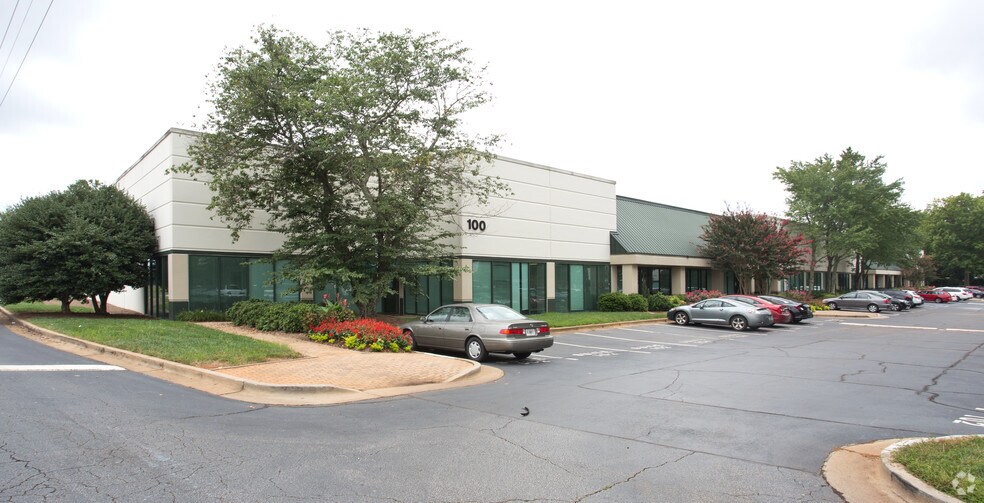 Primary Photo Of 1800 Sandy Plains Pky, Marietta Warehouse For Lease