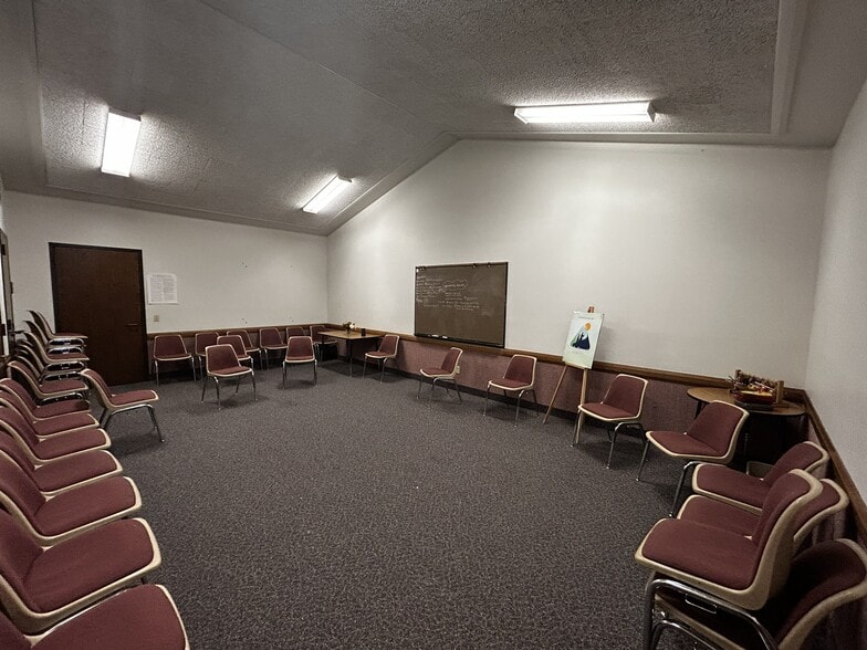 More Photos Of 18425 Ingomar st, Reseda Religious Facility For Sale