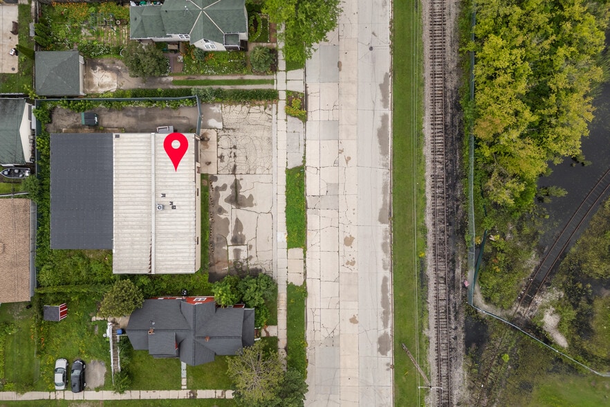 More Photos Of 1138 State St, Green Bay Warehouse For Sale