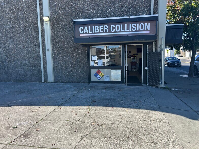 More Photos Of 50 Medway Rd, San Rafael Service For Sale