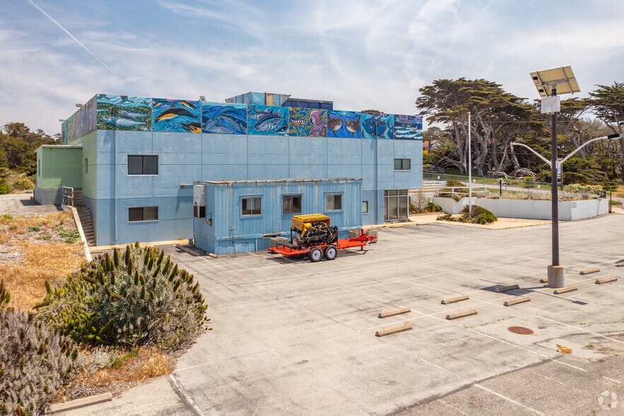 More Photos Of 1352 Lighthouse Ave, Pacific Grove Office For Lease