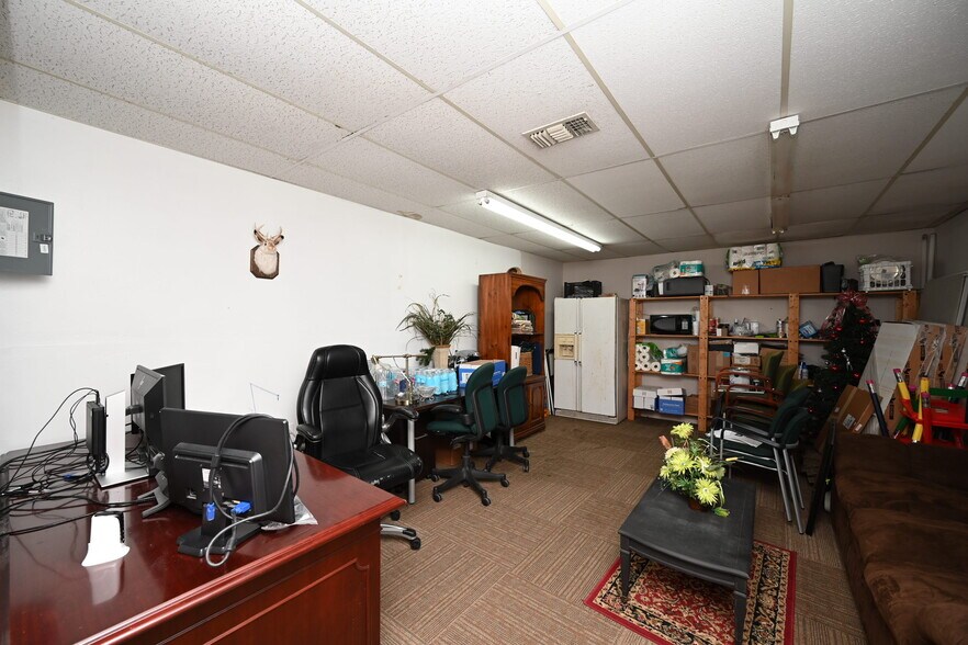 More Photos Of 805 12th St, Hempstead Office Residential For Sale