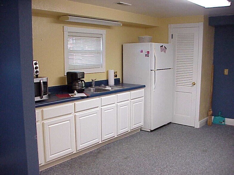 More Photos Of 740 Weber Rd, Farmington Office For Lease