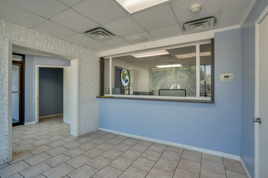 More Photos Of 1921 9th St, Wichita Falls Healthcare For Sale