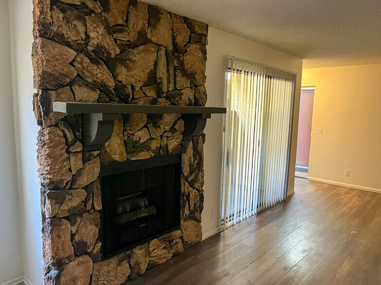 More Photos Of 13956 Vanowen St, Van Nuys Apartments For Sale