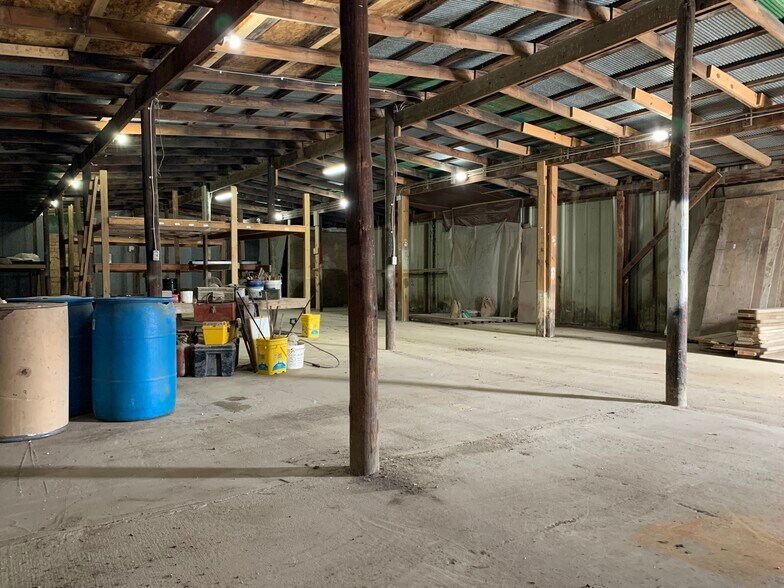 Primary Photo Of 305 W Chestnut St, Bondville Warehouse For Lease