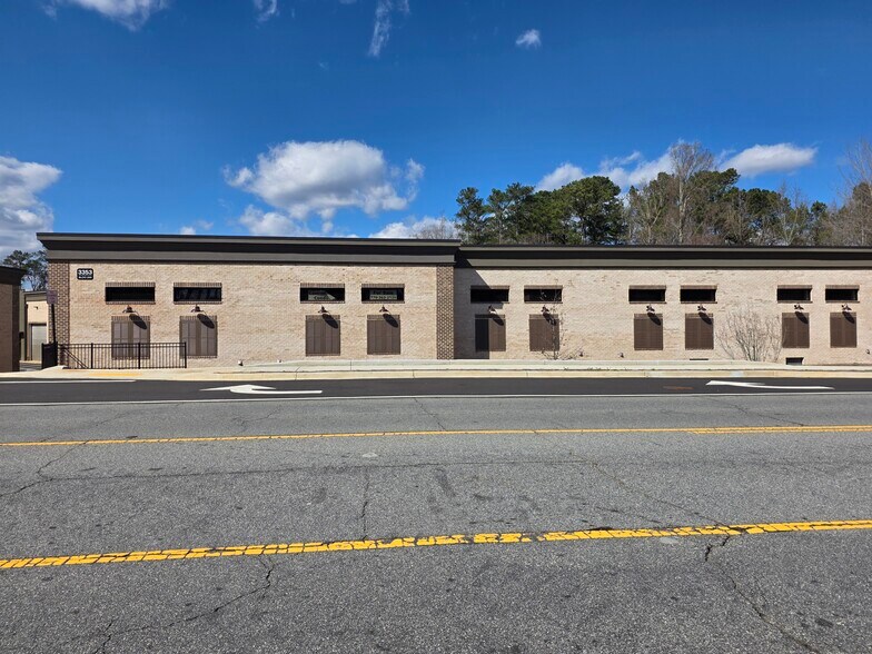 More Photos Of 3353 Acworth Summit Blvd NW, Acworth Light Distribution For Lease