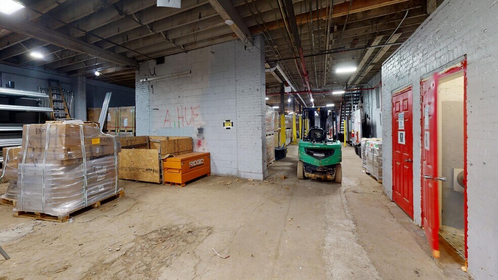 More Photos Of 3501 37th St, Mount Rainier Contractor Storage Yard For Lease