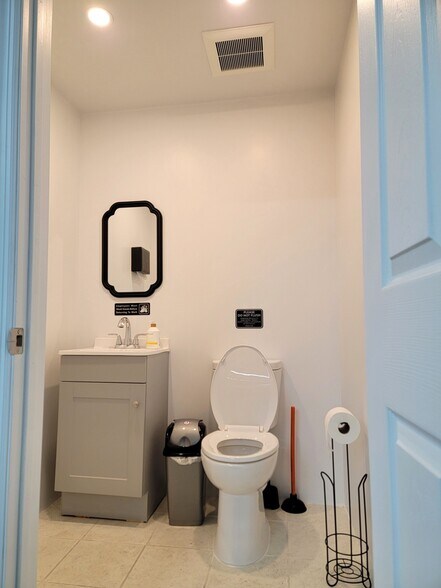 More Photos Of 251 52nd St, Brooklyn Warehouse For Lease