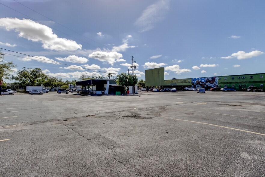 More Photos Of 3090 34th St N, Saint Petersburg Restaurant For Sale