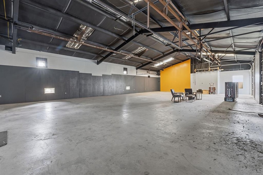 More Photos Of 9221 Highway 290 W, Austin Light Manufacturing For Sale