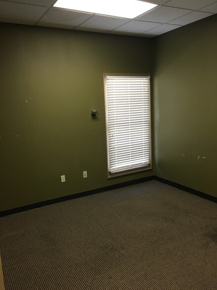 More Photos Of 13702 Coursey Blvd, Baton Rouge Office For Lease