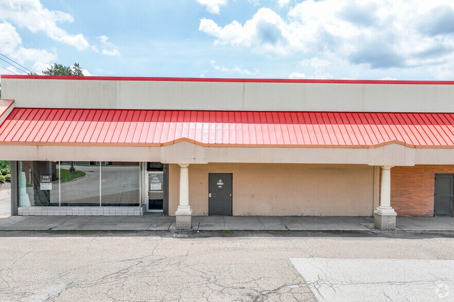 More Photos Of 200-300 Hillcrest Shopping Ctr, New Kensington Unknown For Lease