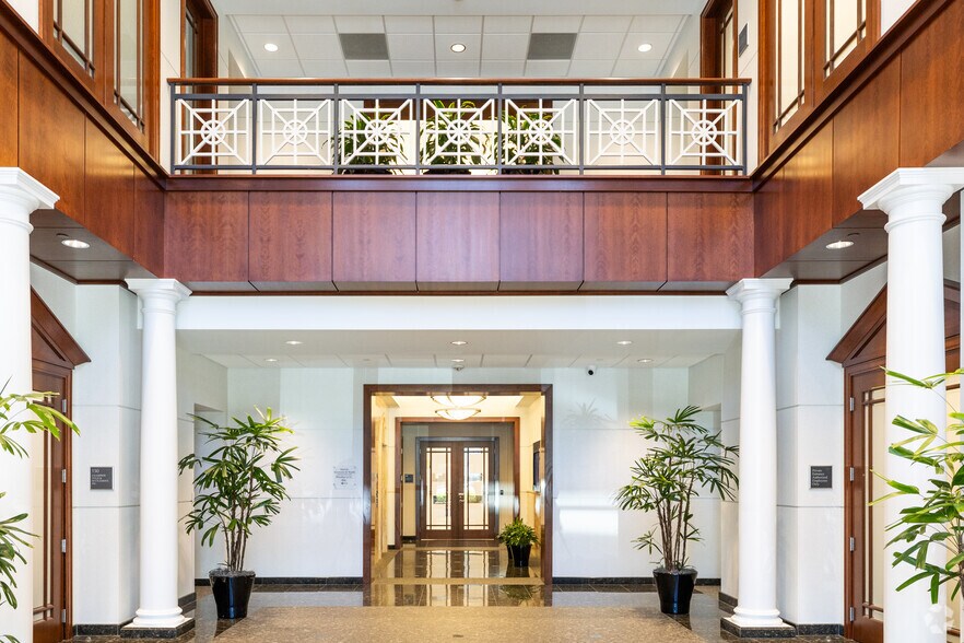 More Photos Of 272 Bendix Rd, Virginia Beach Unknown For Lease