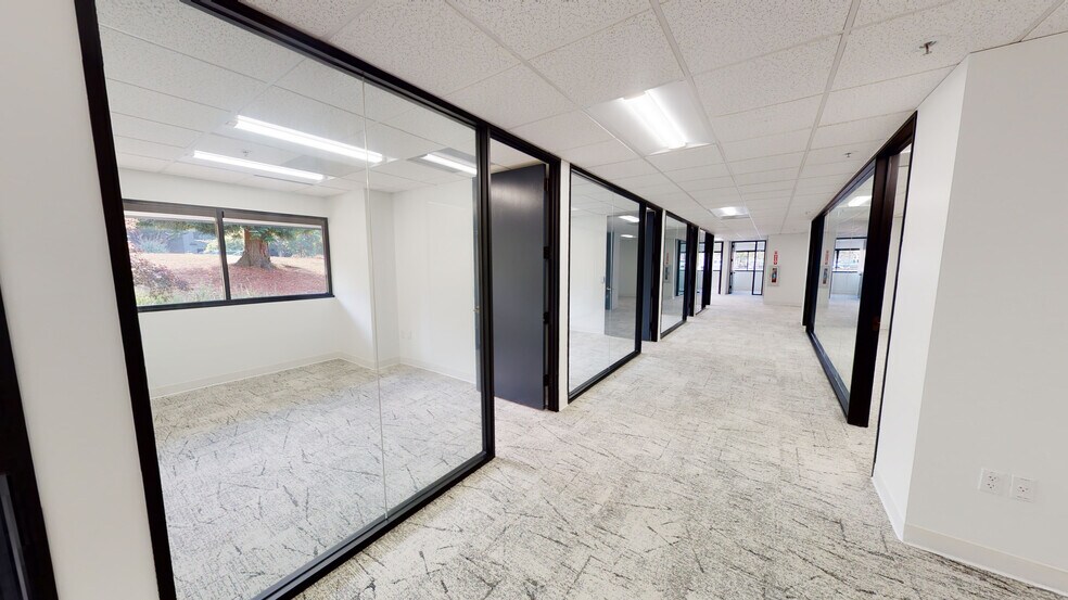 More Photos Of 3 Harbor Dr, Sausalito Medical For Lease