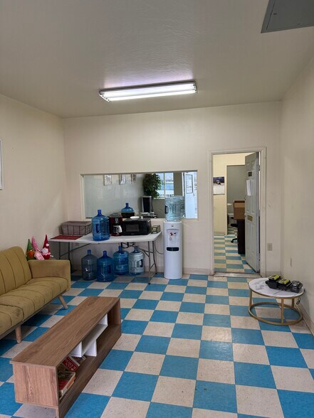 More Photos Of 2870 N Townsend Ave, Montrose Carwash For Sale