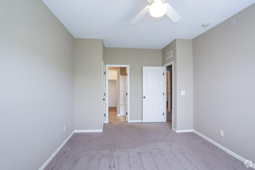 More Photos Of 630 NW Yennie St, Grain Valley Apartments For Lease