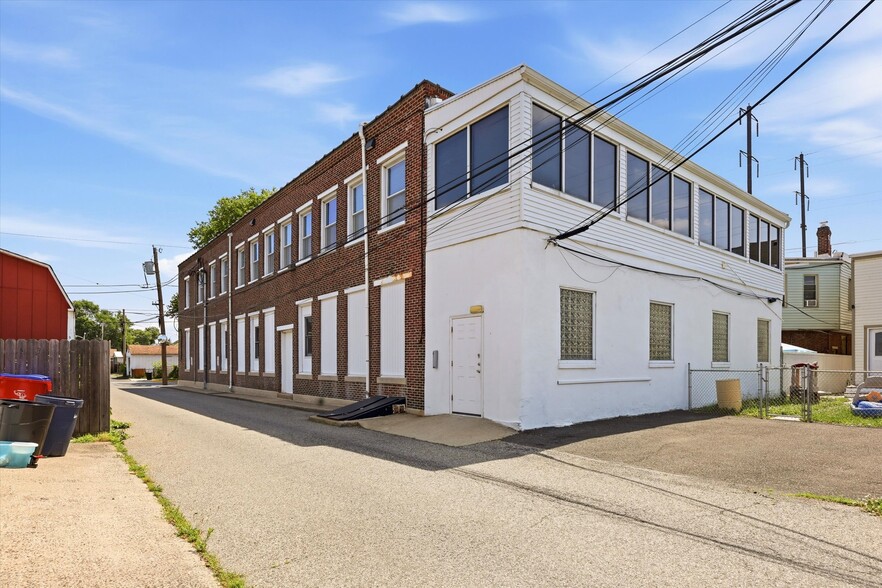 More Photos Of 806 Beaver St, Bristol Office For Sale