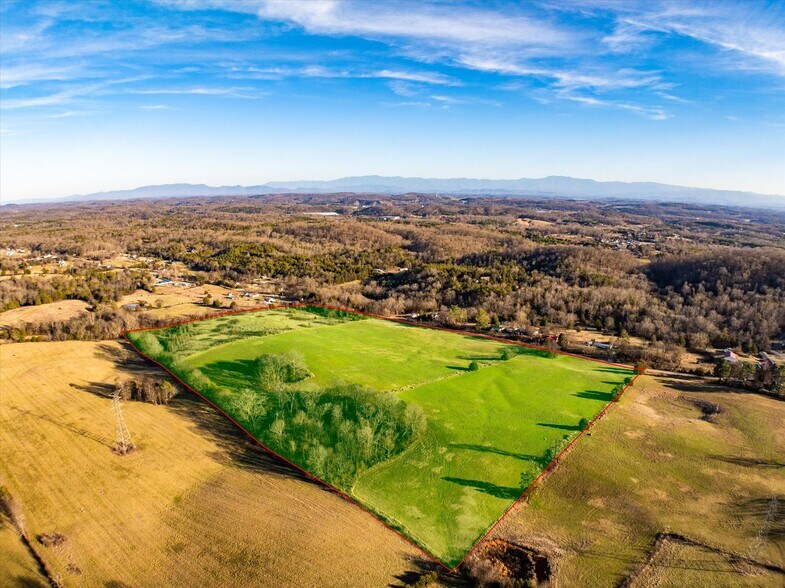 More Photos Of 520 Thorngrove pike, Kodak Land For Sale