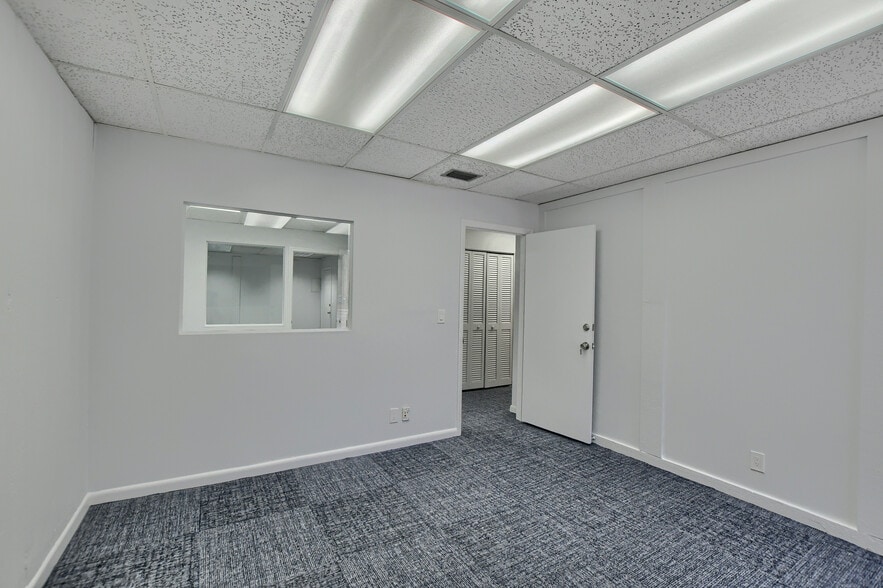 More Photos Of 1300 N Federal Hwy, Boca Raton Medical For Sale
