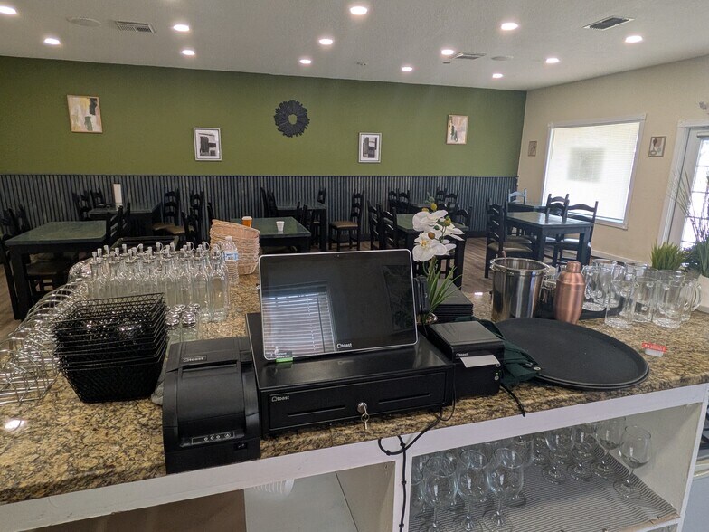 More Photos Of 10901 SE US Highway 441, Belleview Storefront Retail Office For Lease