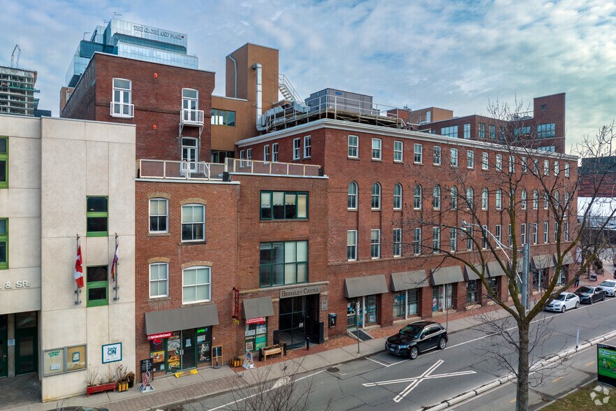 More Photos Of 248-264 The Esplanade, Toronto Loft Creative Space For Lease