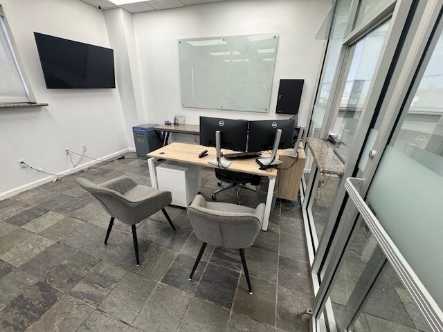 More Photos Of 5712 Southwest Fwy, Houston Auto Dealership For Lease