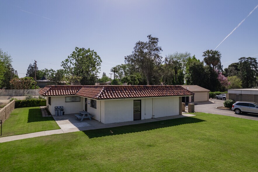 More Photos Of 3200 21st St, Bakersfield Office For Sale