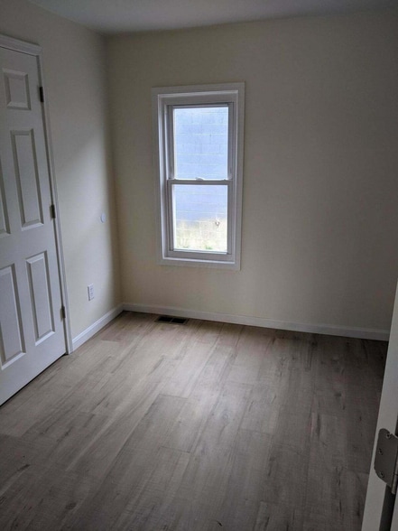 More Photos Of 1400 Bliss St, Columbus Warehouse For Lease