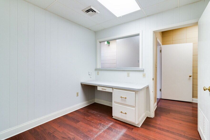 More Photos Of 223 S Main St, Opelousas Office For Sale
