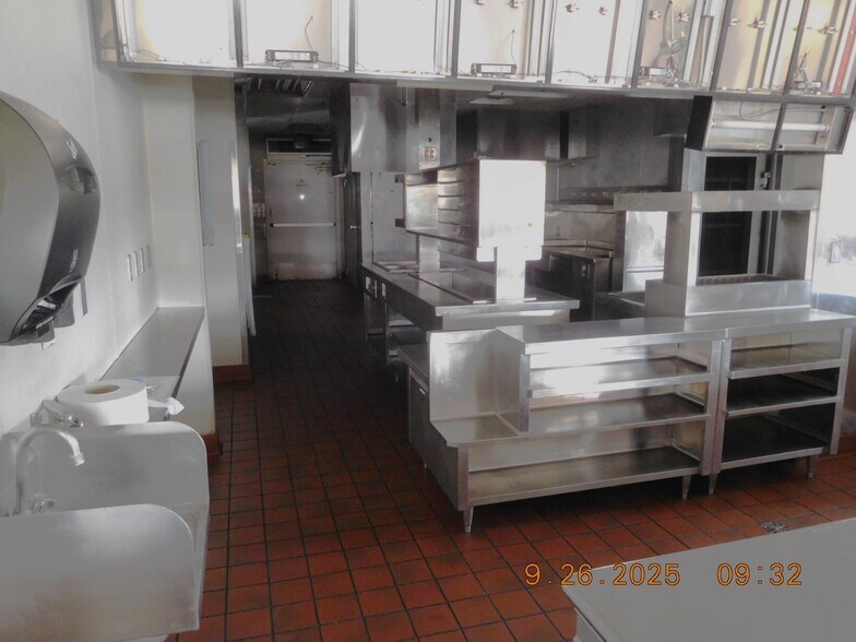 More Photos Of 8660 W Warm Springs Rd, Las Vegas General Retail For Sale