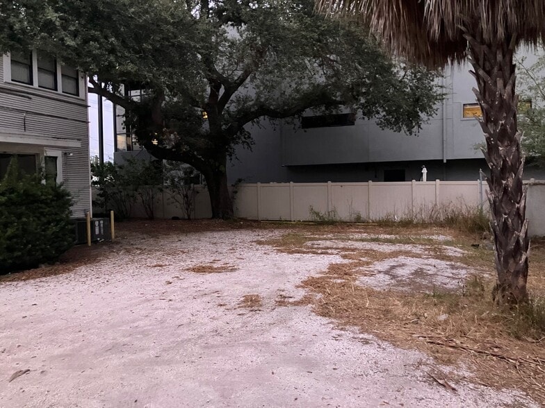 More Photos Of 2710-2714 S Macdill Ave, Tampa General Retail For Sale