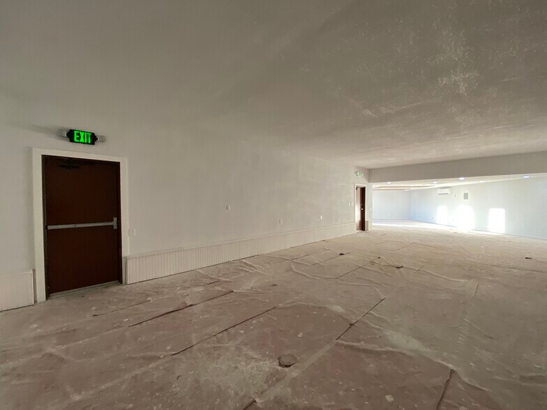 More Photos Of 817 Marshall St, Albert Lea Flex For Sale