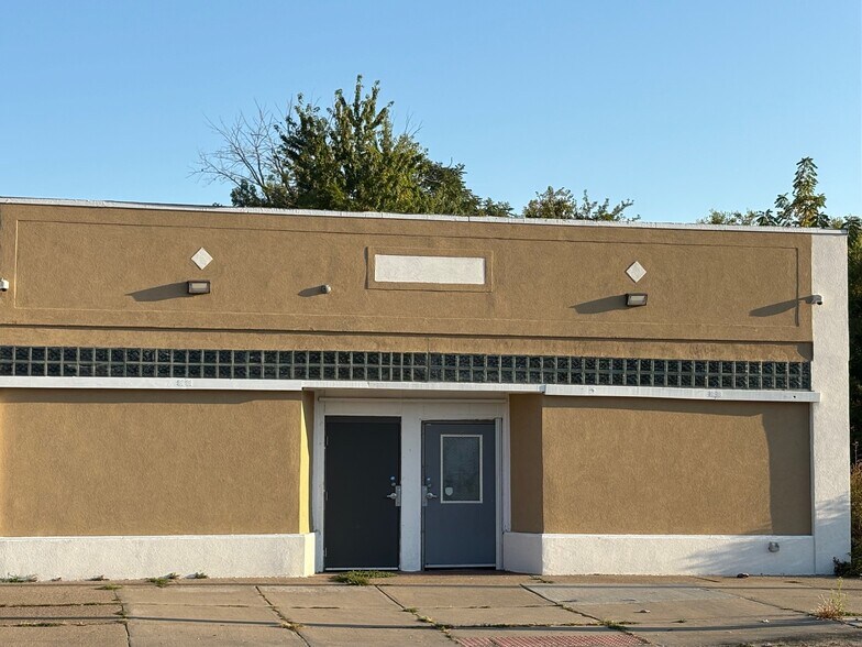 More Photos Of 5117-5121 E 7 Mile Rd, Detroit Storefront For Sale