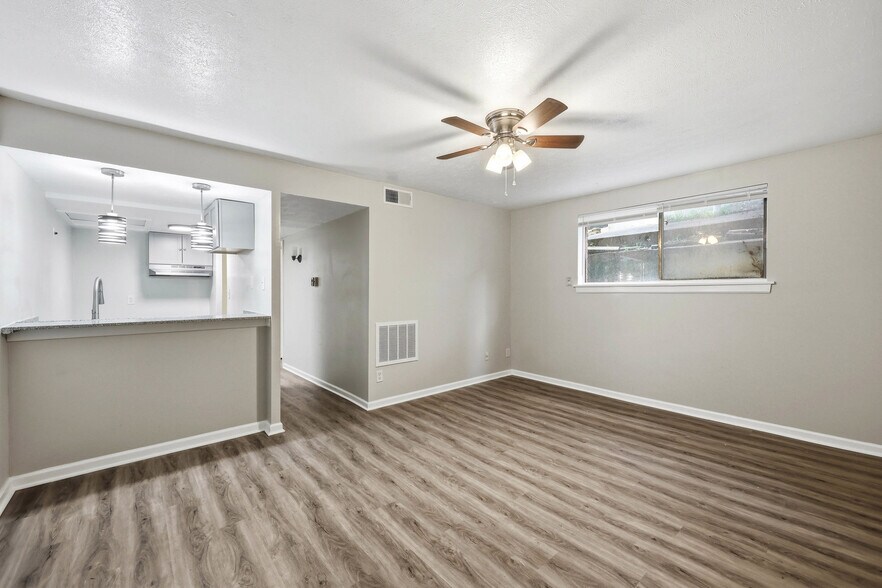 More Photos Of 2189 Baringer Ave, Louisville Apartments For Sale