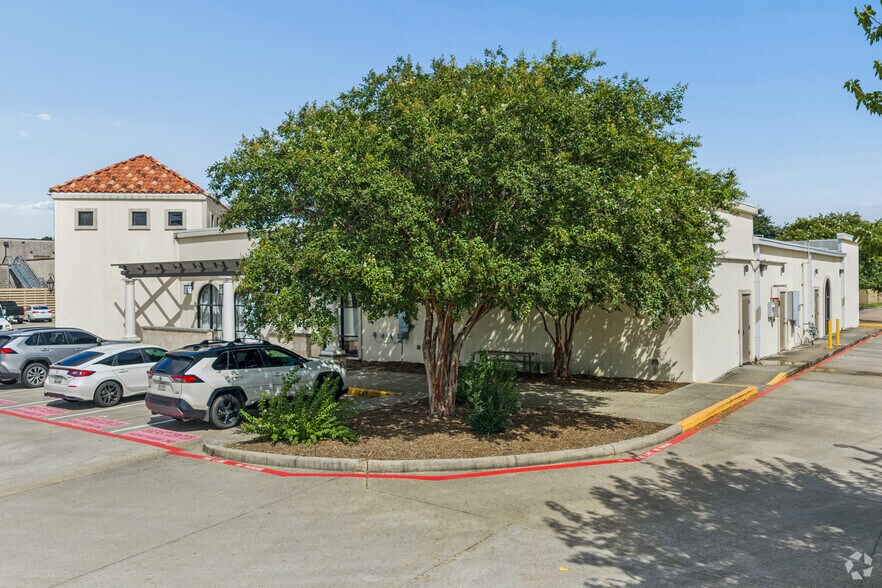 More Photos Of 17030 Red Oak Dr, Houston Medical For Sale