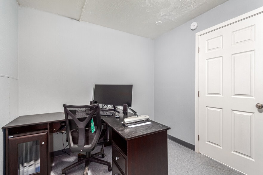 More Photos Of 5827 N 35th Ave, Phoenix Schools For Sale