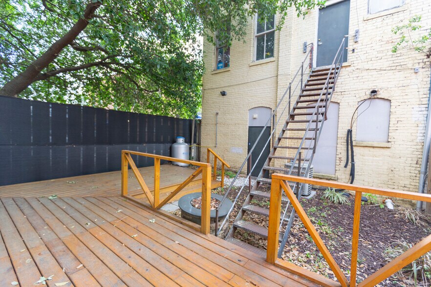 More Photos Of 347 Martin Luther King Jr Blvd, Savannah Storefront Retail Residential For Lease
