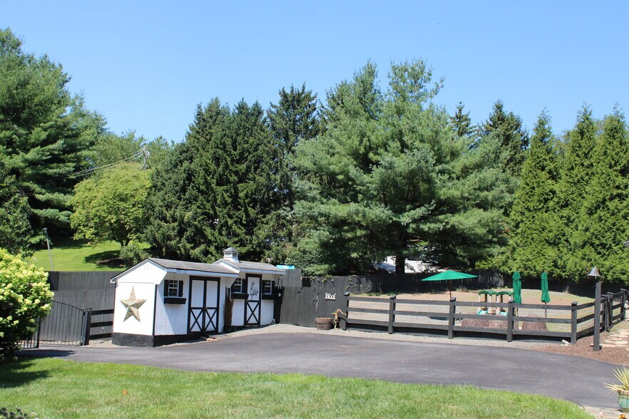 More Photos Of 547 Baltimore Pike, Glen Mills Office For Sale