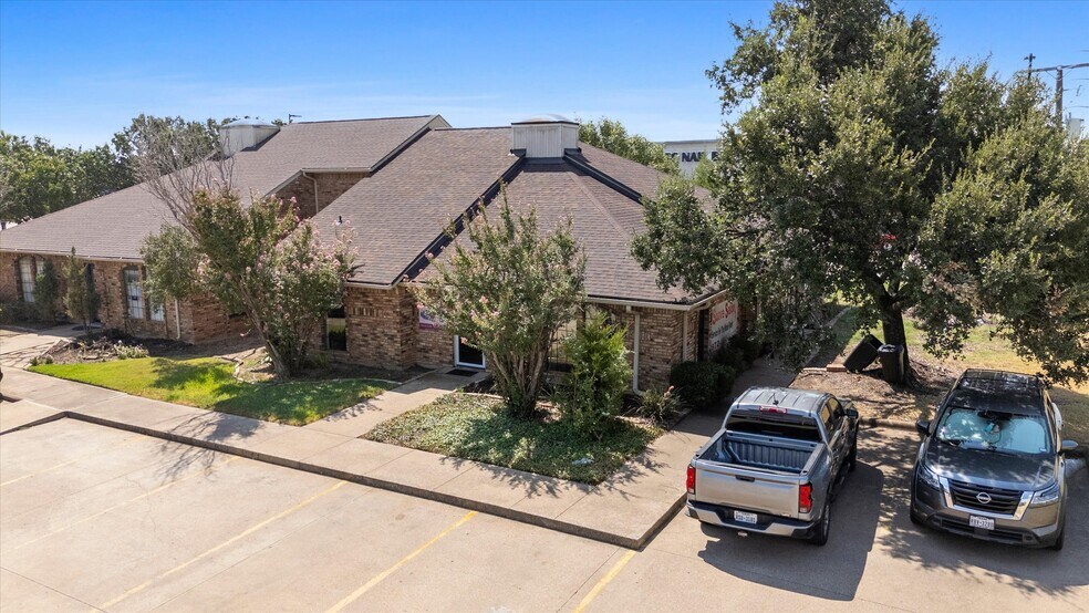 Primary Photo Of 1055 W Pioneer Pky, Grand Prairie Medical For Lease