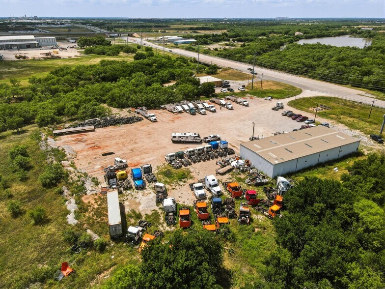 More Photos Of 2895 E US Highway 80, Abilene Warehouse For Lease