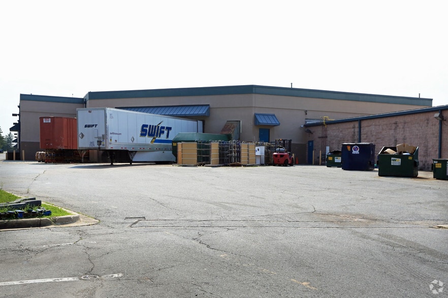 More Photos Of 6041-6235 Oxon Hill Rd, Oxon Hill Unknown For Lease