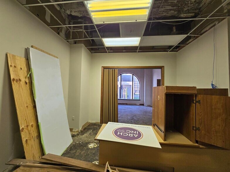 More Photos Of 109 N Main St, Memphis Apartments For Lease