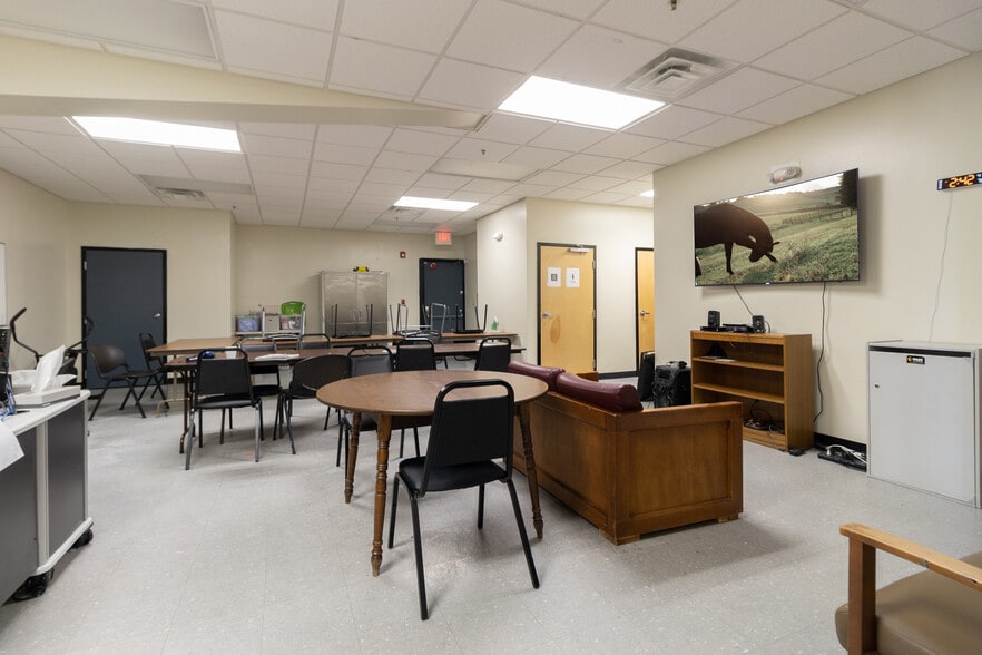 More Photos Of 385 Good Hope Pike, Clarksburg Healthcare For Sale