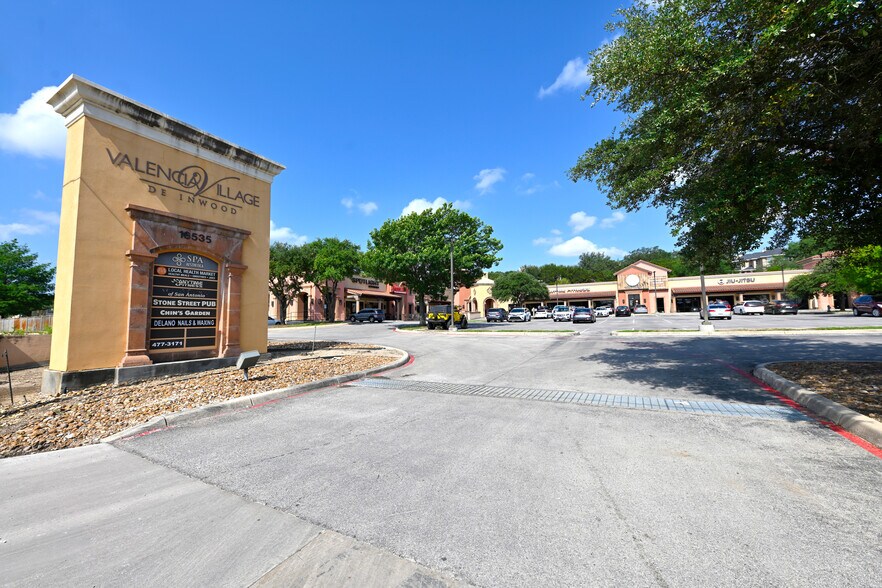More Photos Of 16535 Huebner Rd, San Antonio Storefront For Lease