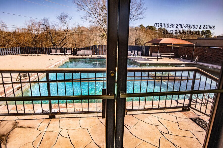 More Photos Of 2628 Bill Owens Pky, Longview Health Club For Sale