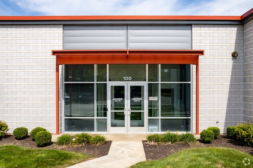 More Photos Of 400 Industry Dr, Pittsburgh Flex For Sale