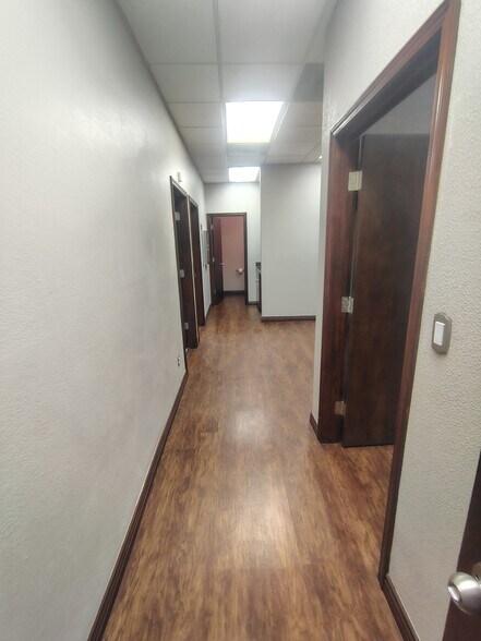 More Photos Of 145 E University Dr, Mesa Office For Lease