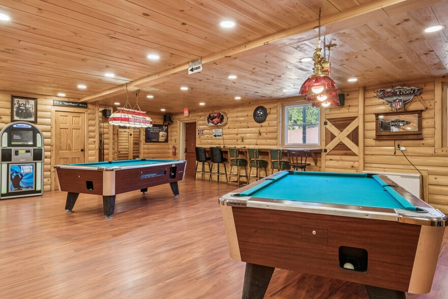 More Photos Of 1 Maple ave, Chelsea Restaurant For Sale